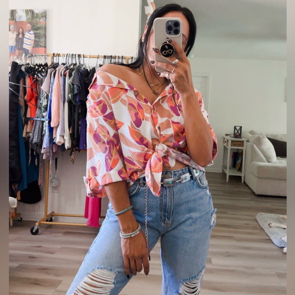 38. JANE & DELANCEY NWOT SOFT FLORAL BUTTON UP TOP